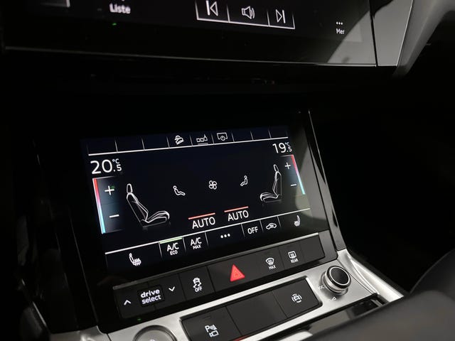 2020 AUDI E-TRON - 17