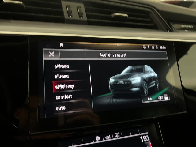 2020 AUDI E-TRON - 18