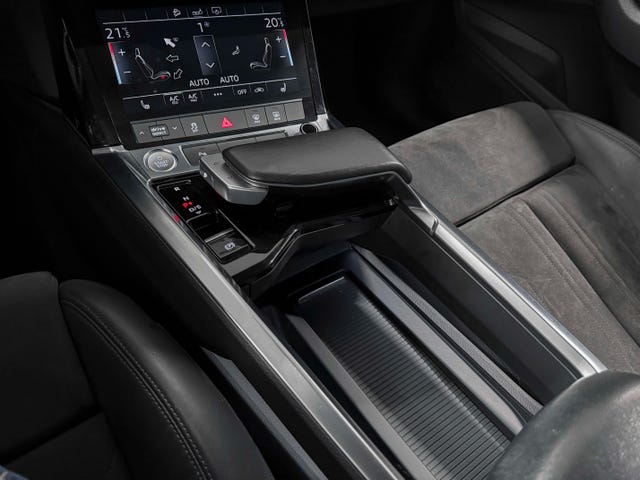 2020 AUDI E-TRON - 11