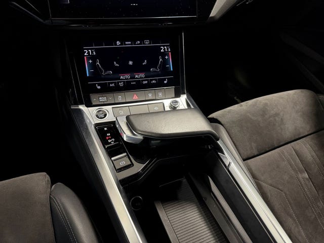2021 AUDI E-TRON - 12