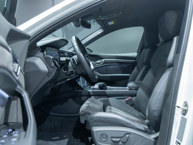 WAUZZZGE5MB014647 2021 AUDI E-TRON-5