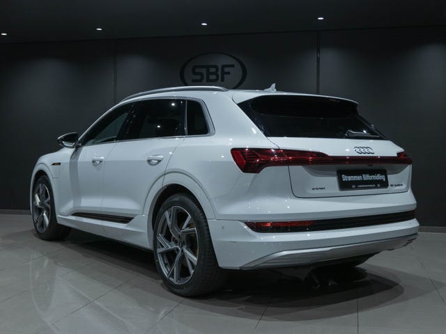 WAUZZZGE5MB014647 2021 AUDI E-TRON-4