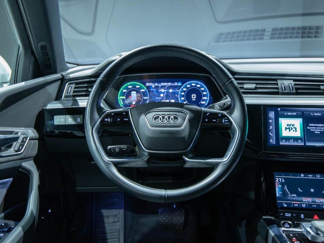 2021 AUDI E-TRON - 11