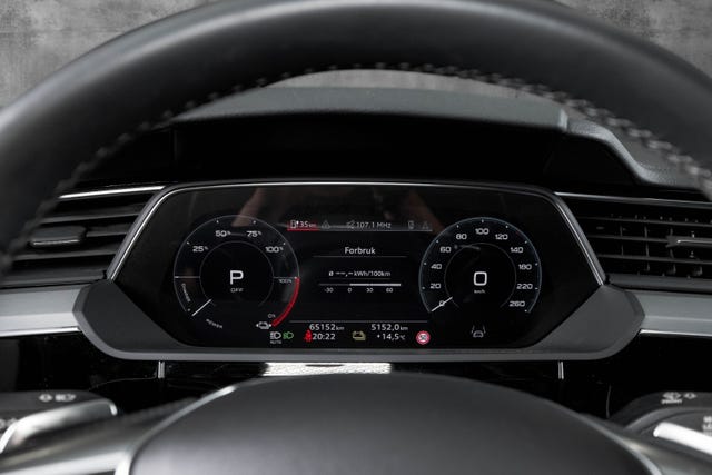 2021 AUDI E-TRON - 21