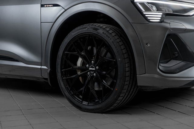 WAUZZZGE2MB038565 2021 AUDI E-TRON-3