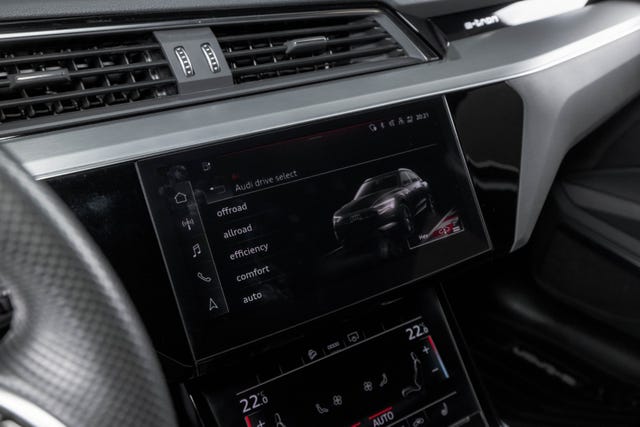 2021 AUDI E-TRON - 18