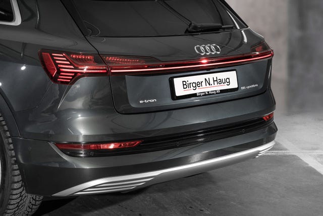 WAUZZZGE3MB030555 2021 AUDI E-TRON-5