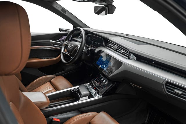 2020 AUDI E-TRON - 32
