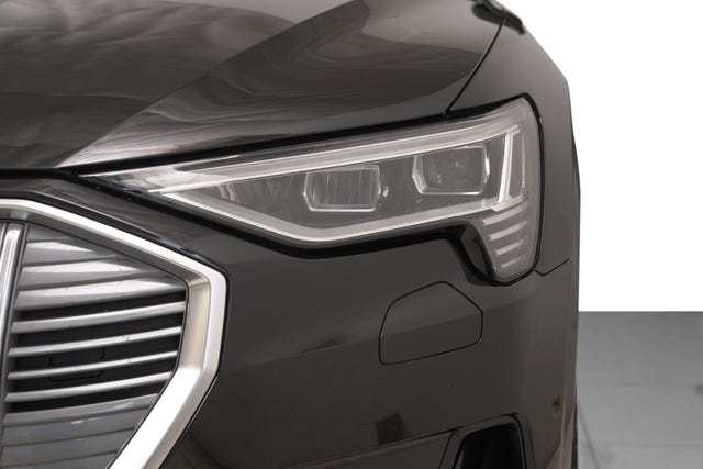 WAUZZZGE1MB029565 2021 AUDI E-TRON-2