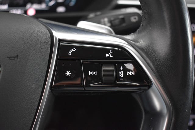 2020 AUDI E-TRON - 42