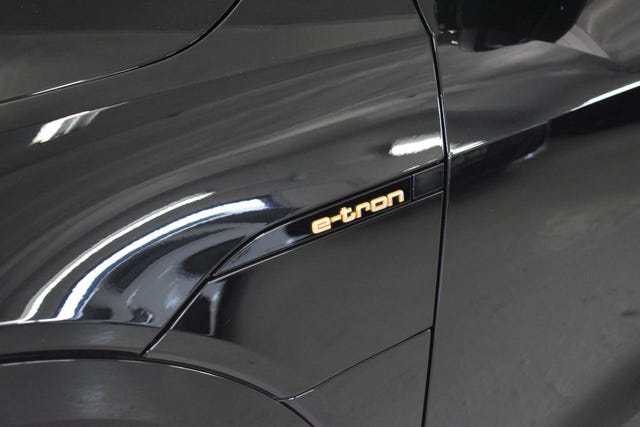 WAUZZZGE3LB013401 2020 AUDI E-TRON-5