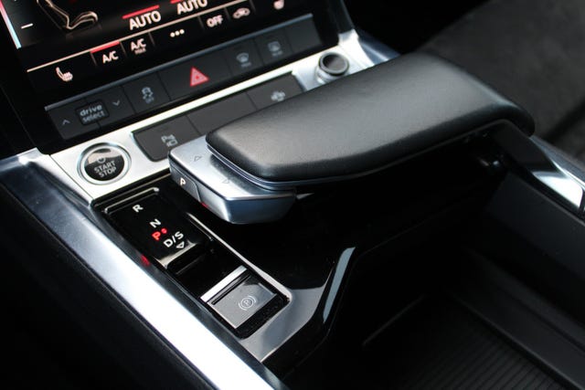 2021 AUDI E-TRON - 33