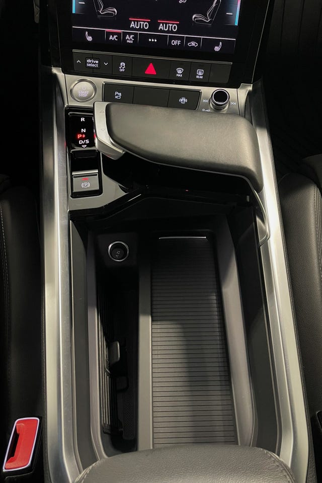 2020 AUDI E-TRON - 16