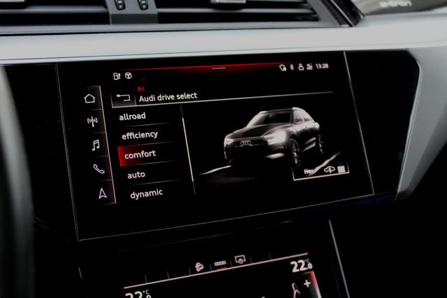 2021 AUDI E-TRON - 37