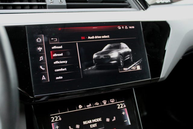 2020 AUDI E-TRON - 37