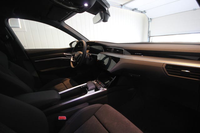2020 AUDI E-TRON - 10