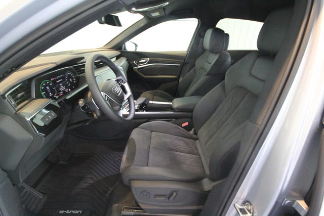 2020 AUDI E-TRON - 12