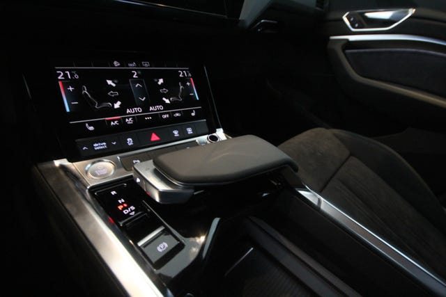 2020 AUDI E-TRON - 18