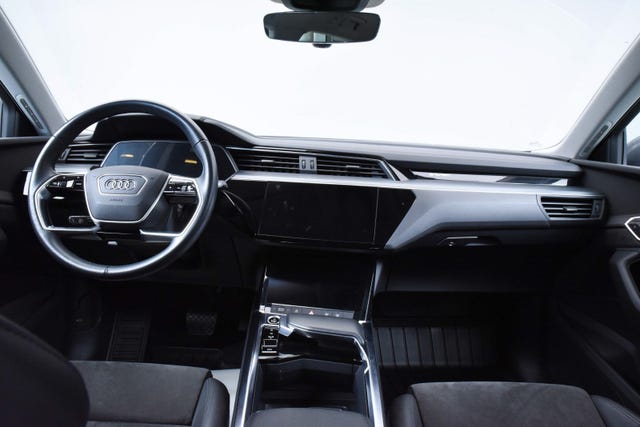 2021 AUDI E-TRON - 12