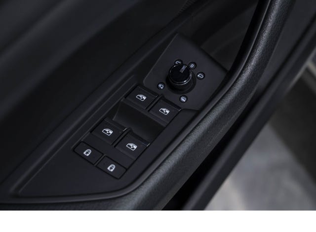2020 AUDI E-TRON - 32