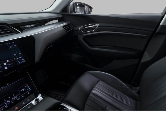 2020 AUDI E-TRON - 12