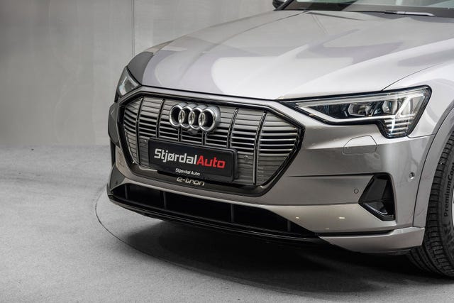 WAUZZZGE8MB027232 2021 AUDI E-TRON-1