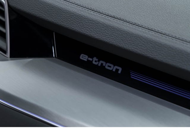 2020 AUDI E-TRON - 38