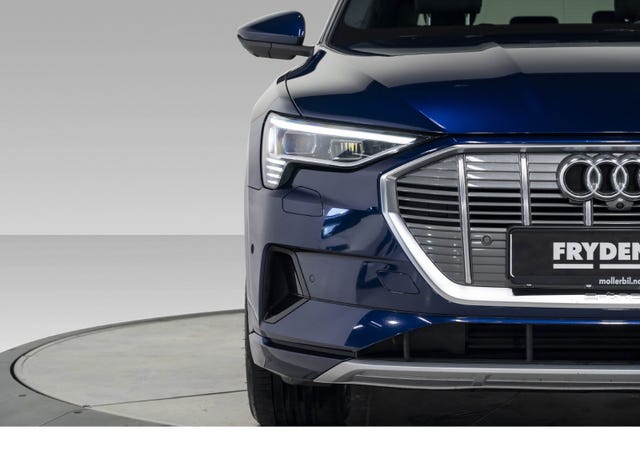 WAUZZZGE8LB021137 2020 AUDI E-TRON-2