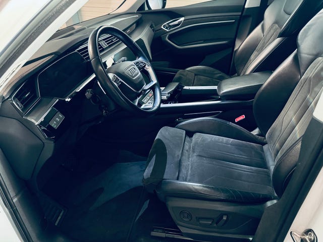 2021 AUDI E-TRON - 11