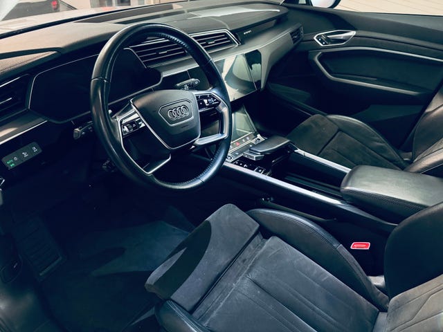 2021 AUDI E-TRON - 12