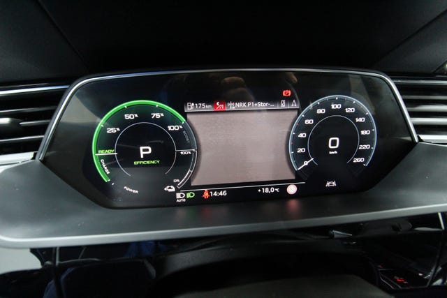 2020 AUDI E-TRON - 12