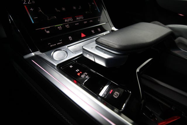 2020 AUDI E-TRON - 11