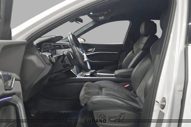 2020 AUDI E-TRON - 10