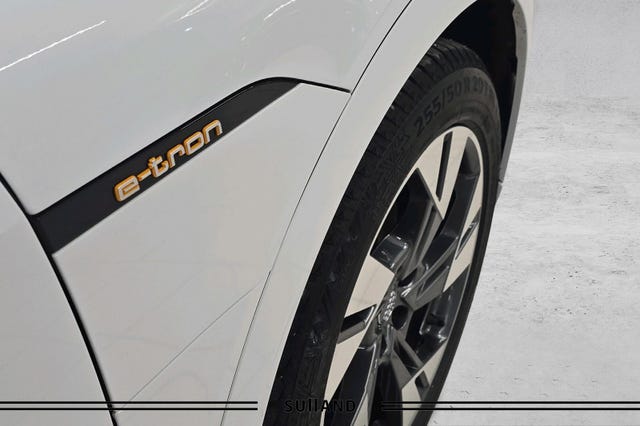 2020 AUDI E-TRON - 32