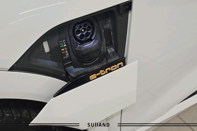 2020 AUDI E-TRON - 24