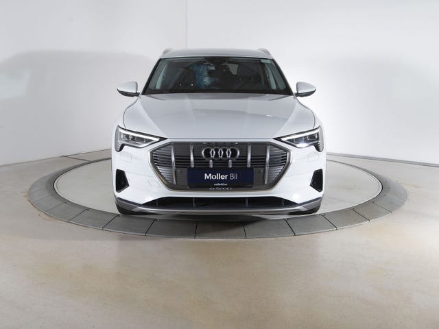 WAUZZZGE5LB019989 2020 AUDI E-TRON-2