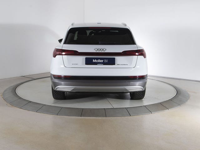 WAUZZZGE5LB019989 2020 AUDI E-TRON-3