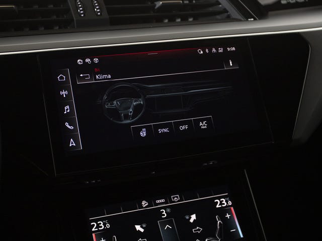 2021 AUDI E-TRON - 23