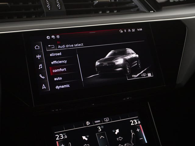 2021 AUDI E-TRON - 24