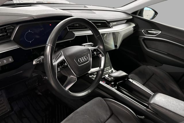 2020 AUDI E-TRON - 11