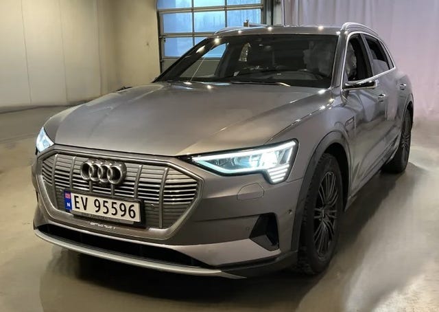 WAUZZZGE8LB003057 2020 AUDI E-TRON-1