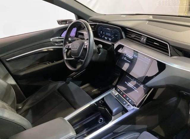 2020 AUDI E-TRON - 10