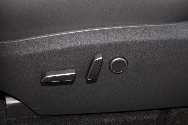2025 TESLA MODEL Y - 13