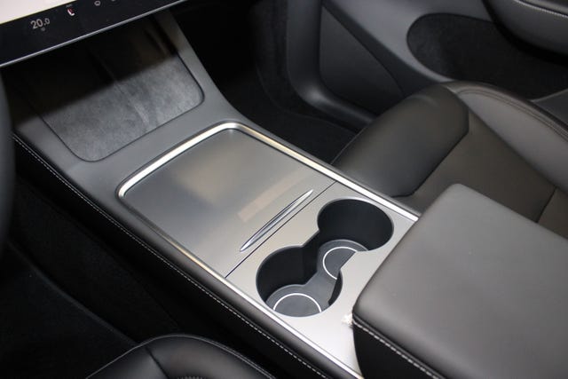 2025 TESLA MODEL Y - 16