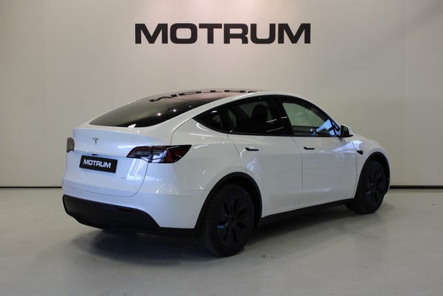 XP7YGCEK4SB552615 2025 TESLA MODEL Y-2