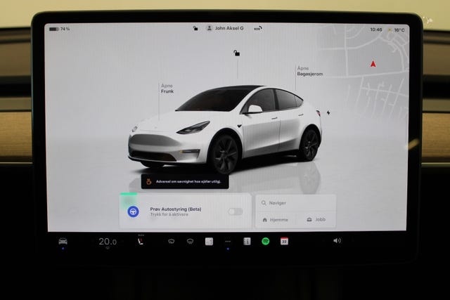 2025 TESLA MODEL Y - 17