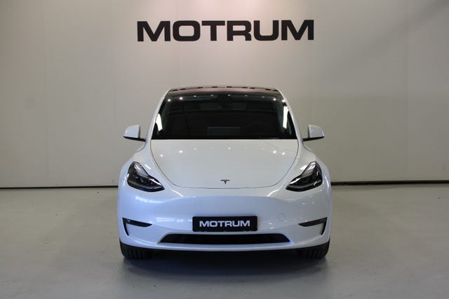 XP7YGCEK4SB552615 2025 TESLA MODEL Y-1