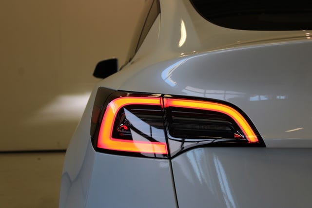 XP7YGCEK4SB552615 2025 TESLA MODEL Y-4