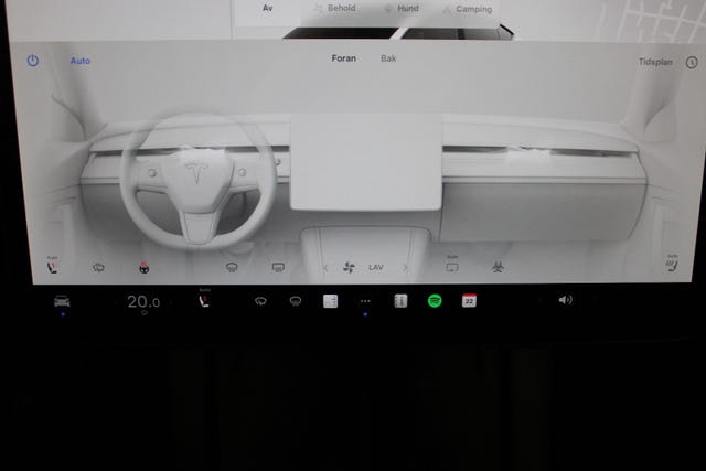 2025 TESLA MODEL Y - 18