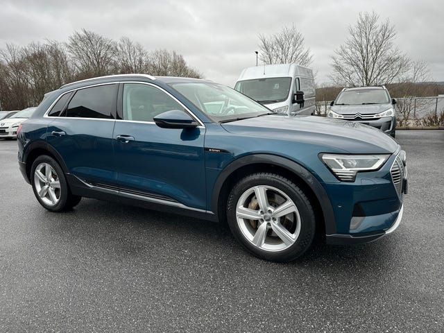 null 2020 AUDI E-TRON-5